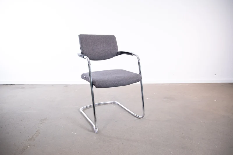 Interstuhl - 570N Freischwinger (stapelbar)