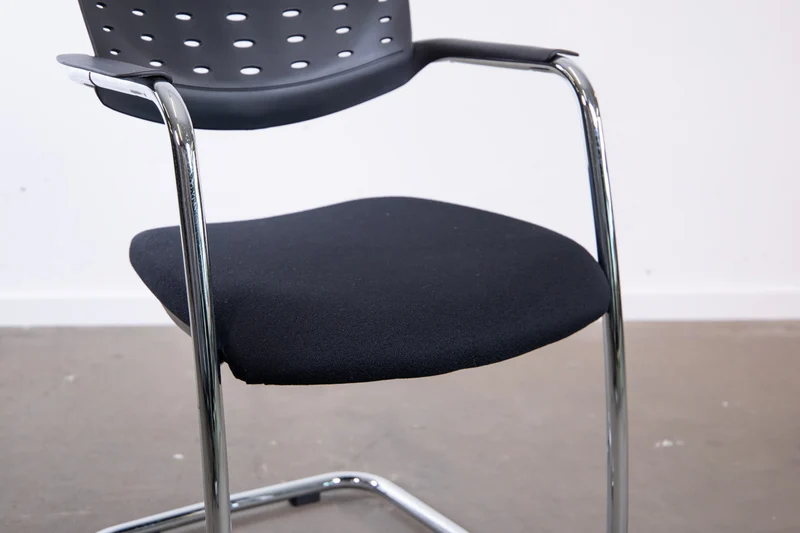Rovo Chair - FUN 2425AS Freischwinger (stapelbar)