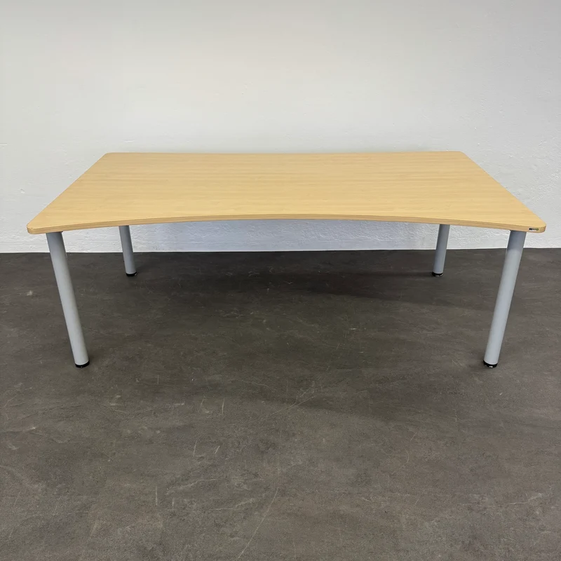 Steelcase Frisco Schreibtisch Cosinus mit Kabelführung