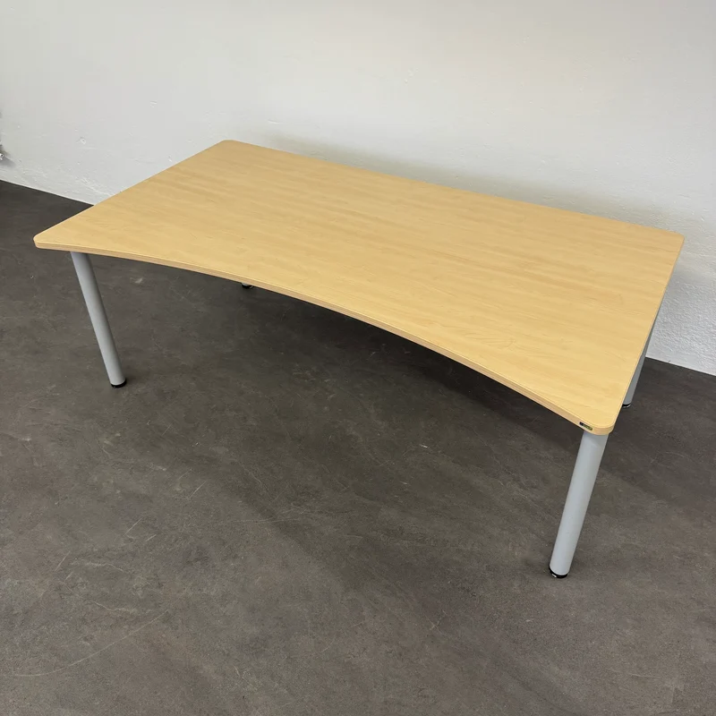 Steelcase Frisco Schreibtisch Cosinus mit Kabelführung