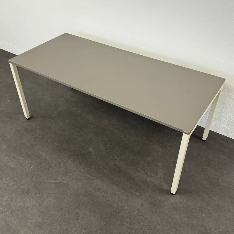 Lista Office Motion Schreibtisch Cubanitgrau/Perlweiss - 1800x800 mm