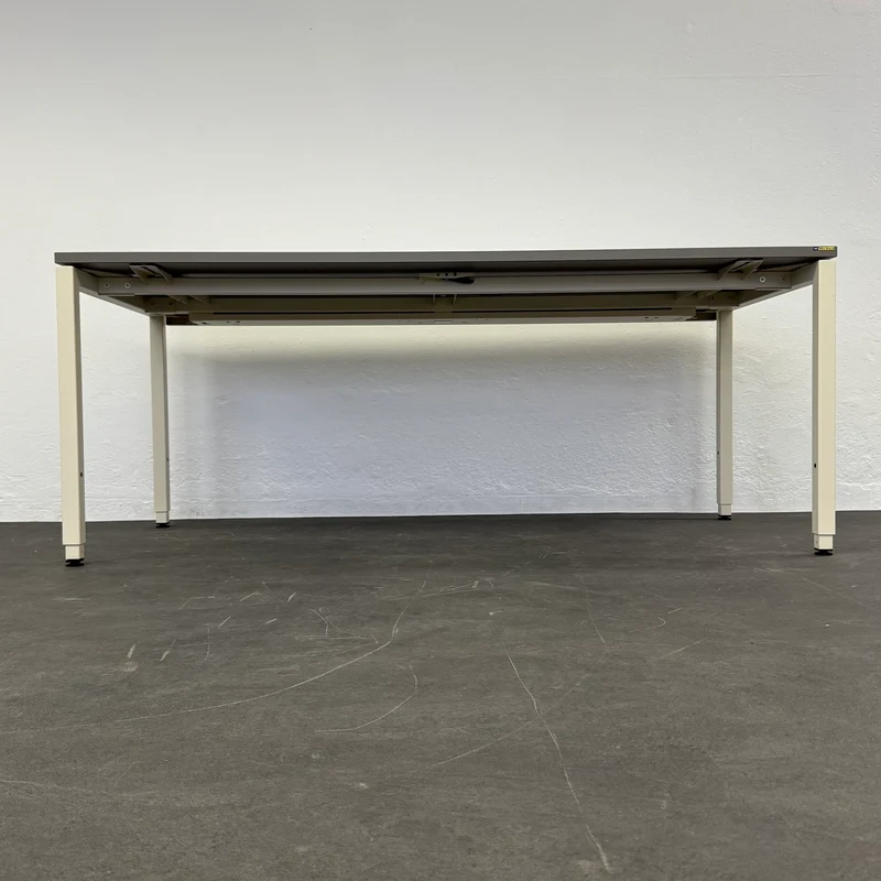 Lista Office Motion Schreibtisch Cubanitgrau/Perlweiss - 1800x800 mm