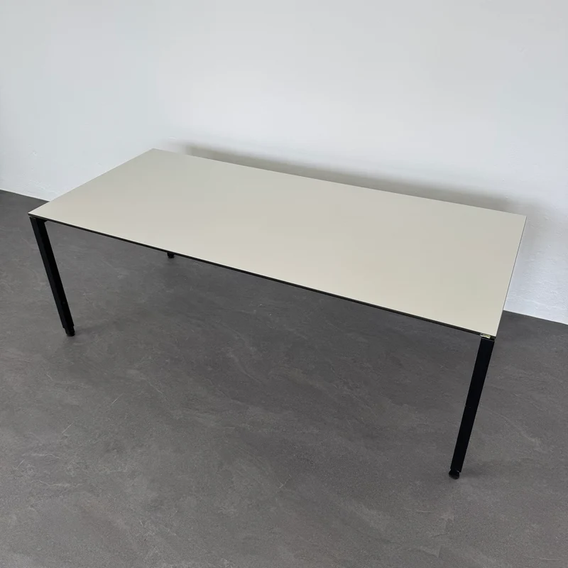 Lista Office LO Motion Schreibtisch HPL Kieselgrau/Schwarz - 2000x900 mm
