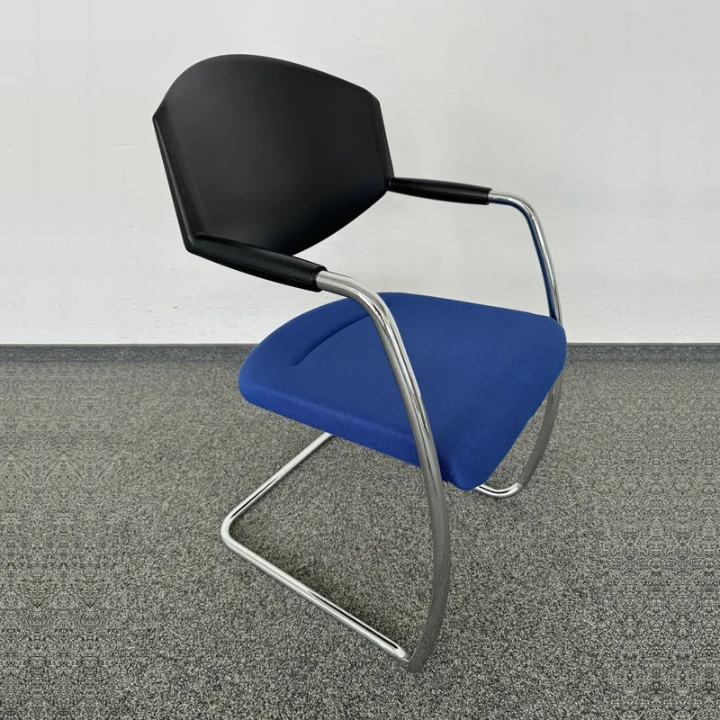Giroflex G16 Freischwinger Bezug Stoff Blau - stapelbar