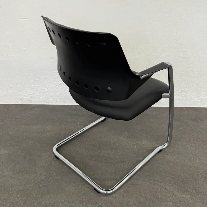 Girsberger 3300 Freischwinger mit Leder Polsterung Schwarz - Gestell Chrom