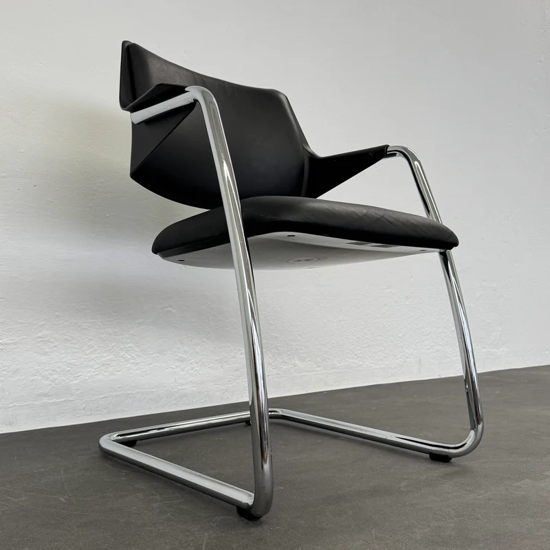 Girsberger 3300 Freischwinger mit Leder Polsterung Schwarz - Gestell Chrom