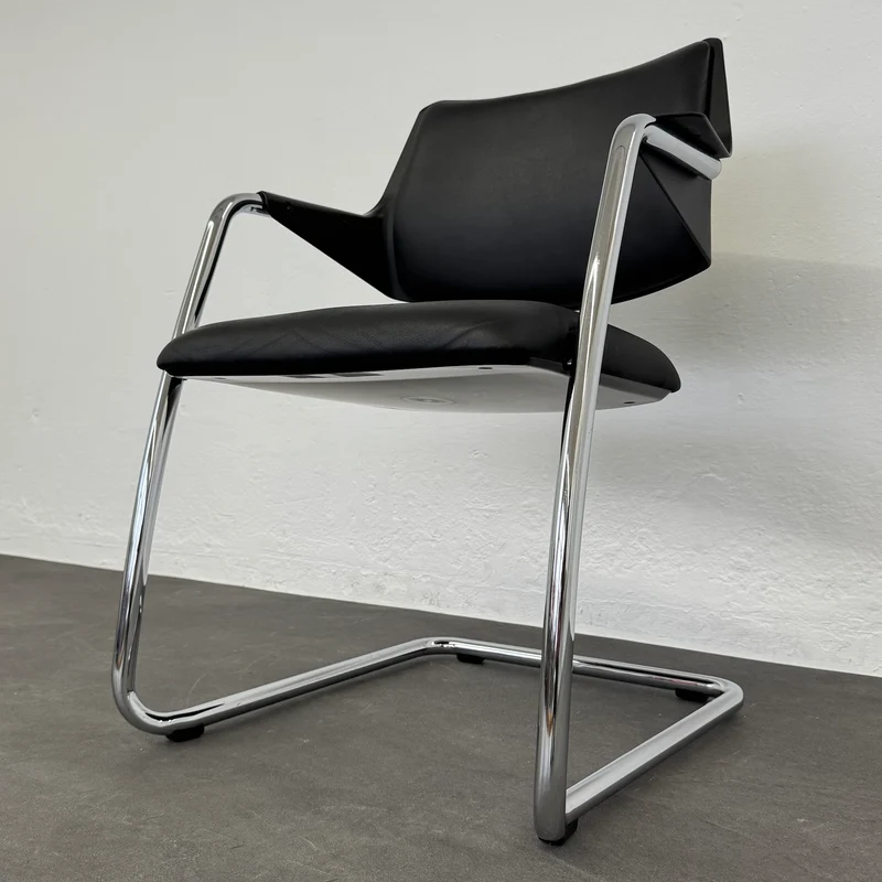 Girsberger 3300 Freischwinger mit Leder Polsterung Schwarz - Gestell Chrom