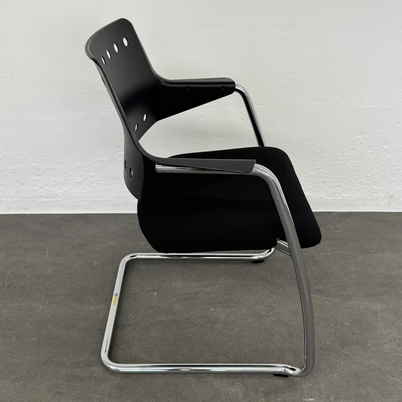 Girsberger 3300 Freischwinger mit Sitzfläche Stoff Schwarz - Gestell Chrom