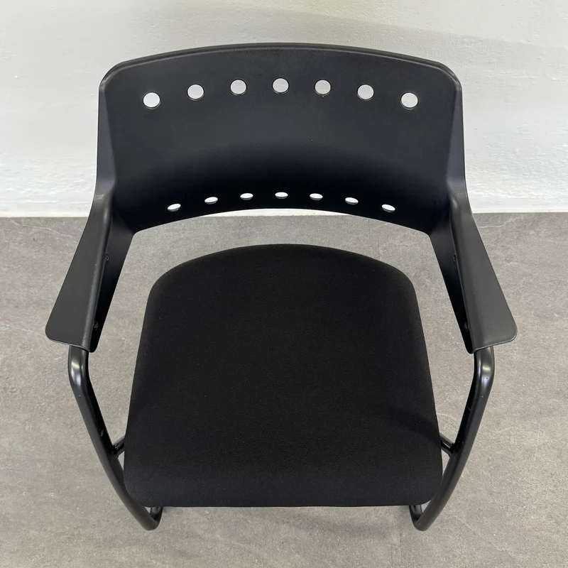 Girsberger 3300 Freischwinger mit Sitzfläche Stoff Schwarz - Gestell Schwarz