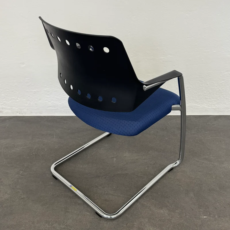 Girsberger 3300 Freischwinger mit Sitzfläche Stoff Blau - Gestell Chrom