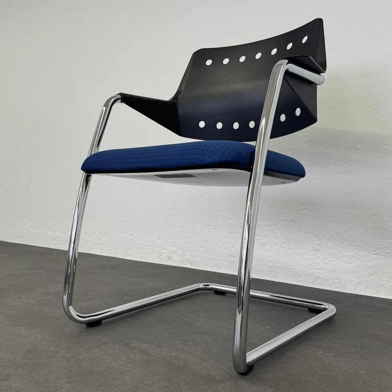 Girsberger 3300 Freischwinger mit Sitzfläche Stoff Blau - Gestell Chrom