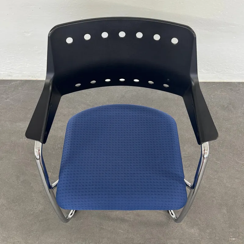 Girsberger 3300 Freischwinger mit Sitzfläche Stoff Blau - Gestell Chrom