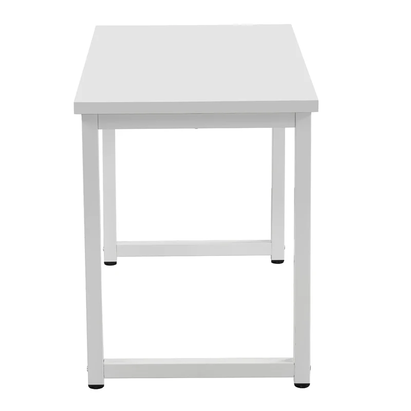 UNI Schreibtisch mit Metall-Beinen