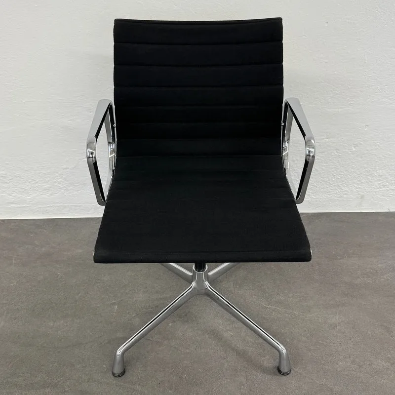 Vitra Eames Alu Chair EA104 Hopsak
