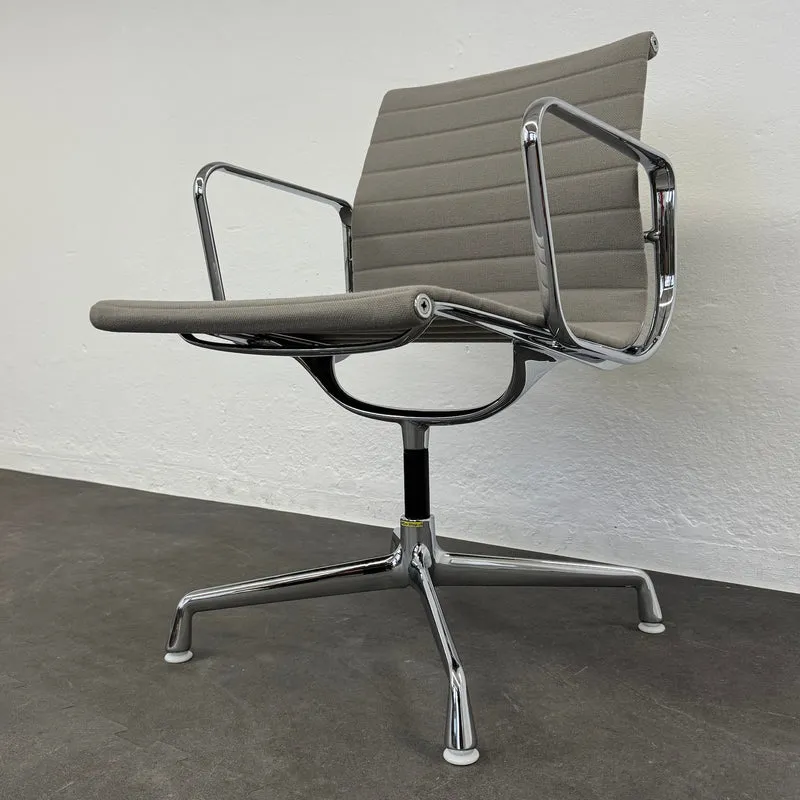 Vitra Eames Alu Chair EA108 Hopsak