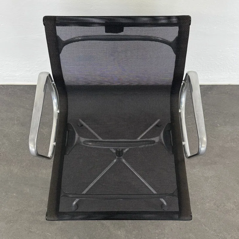 Vitra Eames Alu Chair EA107 Netz