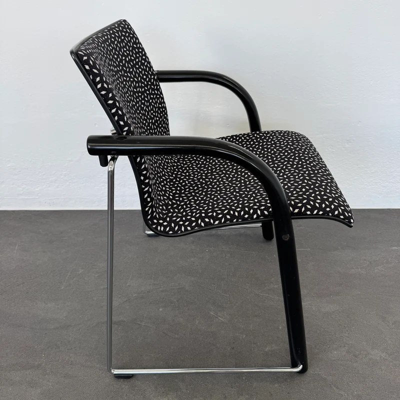 Thonet S 320 P Polsterstuhl