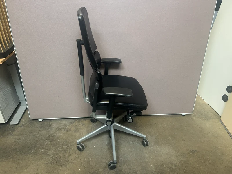 Steelcase Please V2 Bürodrehstuhl Schwarz Leder