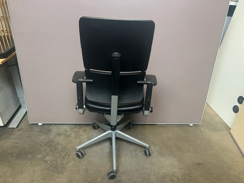 Steelcase Please V2 Bürodrehstuhl Schwarz Leder