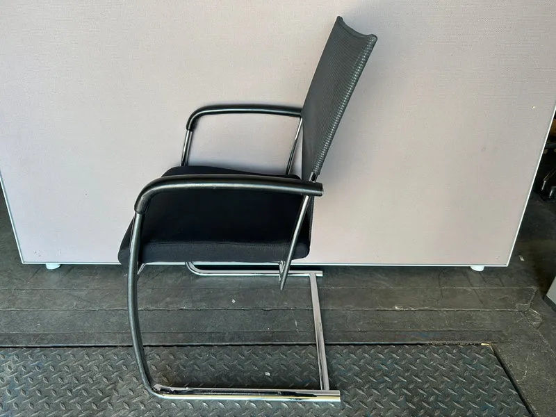 Brunner Konferenzstuhl Netzrücken Grau / Schwarz