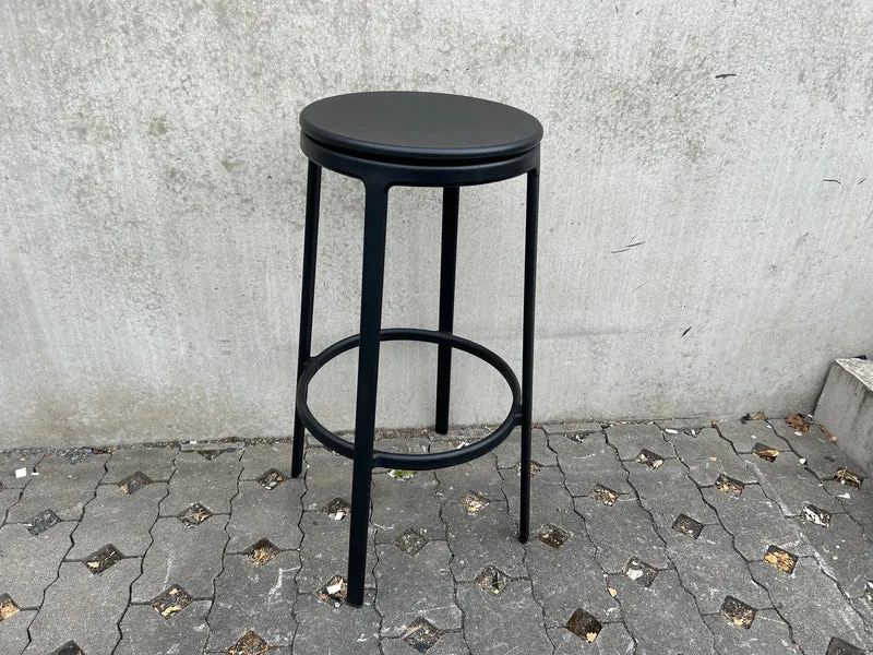Infiniti Round&Round Hocker