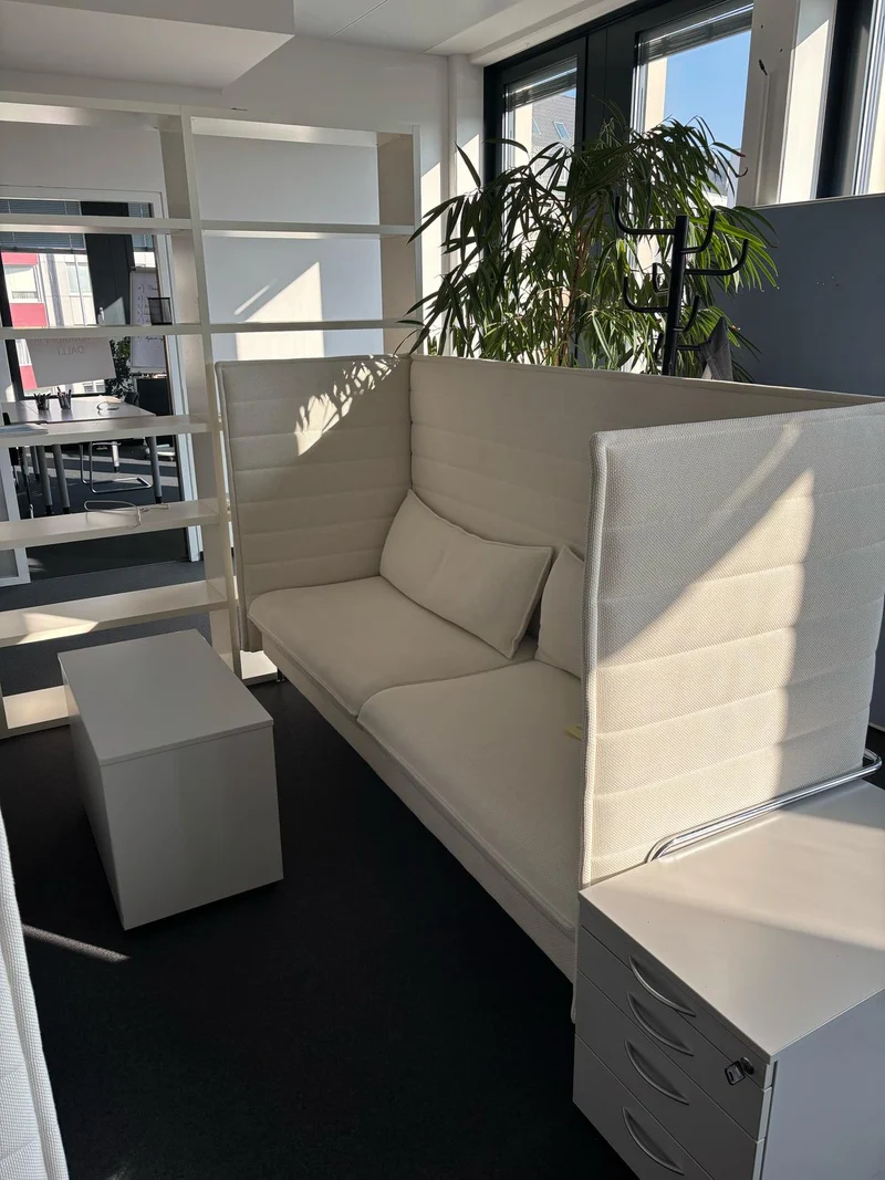 Vitra Alcove Highback Sofa Love Seat Cremeweiß