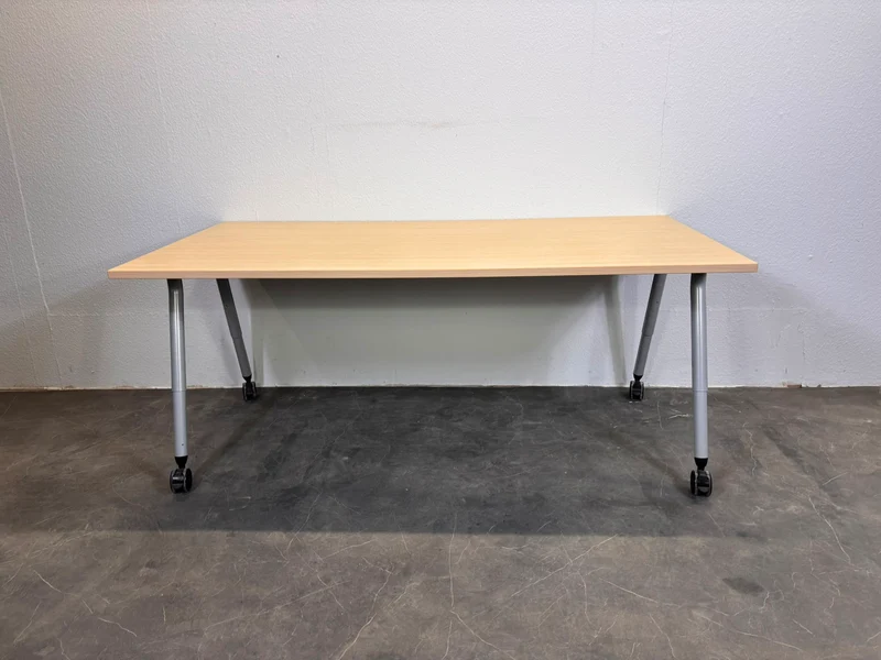 Steelcase Konferenztisch auf Rollen Ahorn