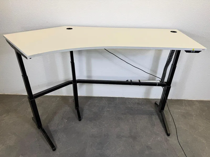 Assmann Elektrisch höhenverstellbarer Schreibtisch Freiform Weiß