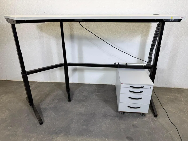 Assmann Elektrisch höhenverstellbarer Schreibtisch Freiform Weiß