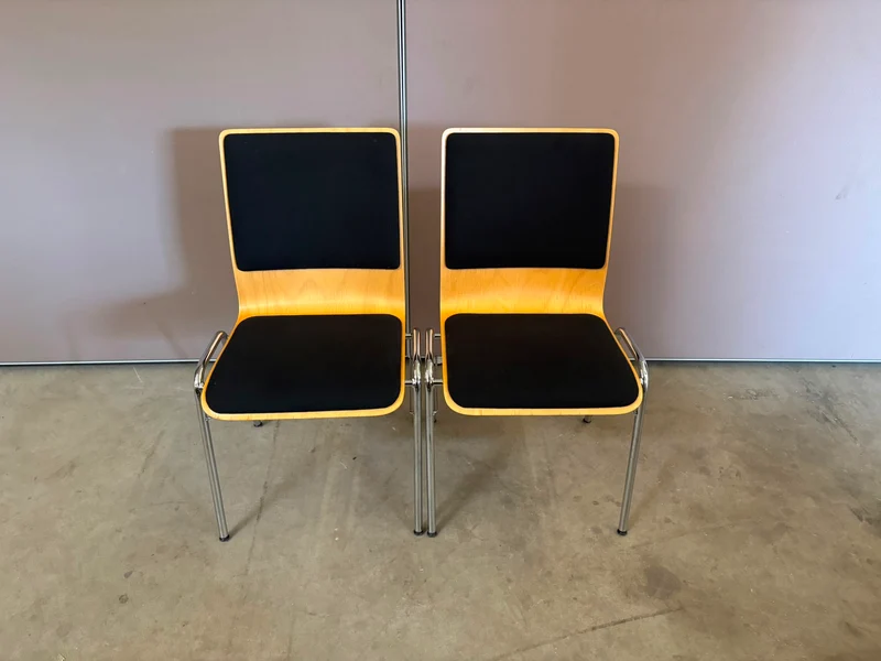 Malscher Sitzmöbel Konferenzstuhl mit oder ohne Tischablage Ahorn / Schwarz