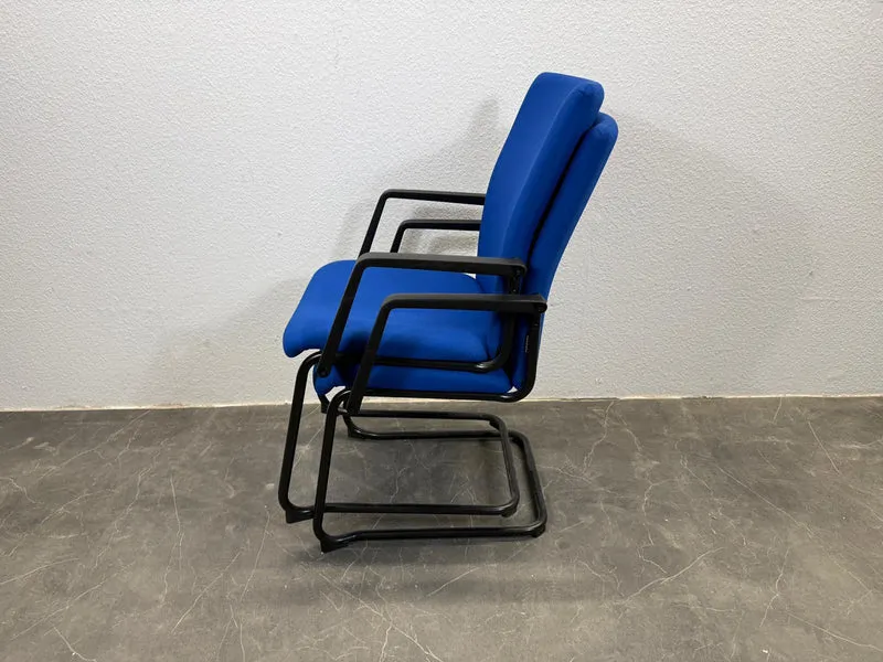 Dauphin Konferenzstuhl Freischwinger Blau
