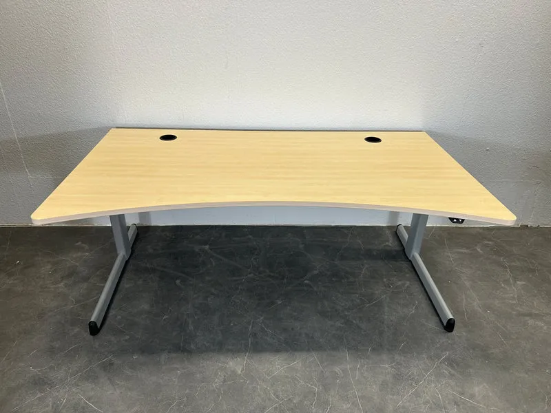 Steelcase elektrisch höhenverstellbarer Schreibtisch Cockpit Ahorn