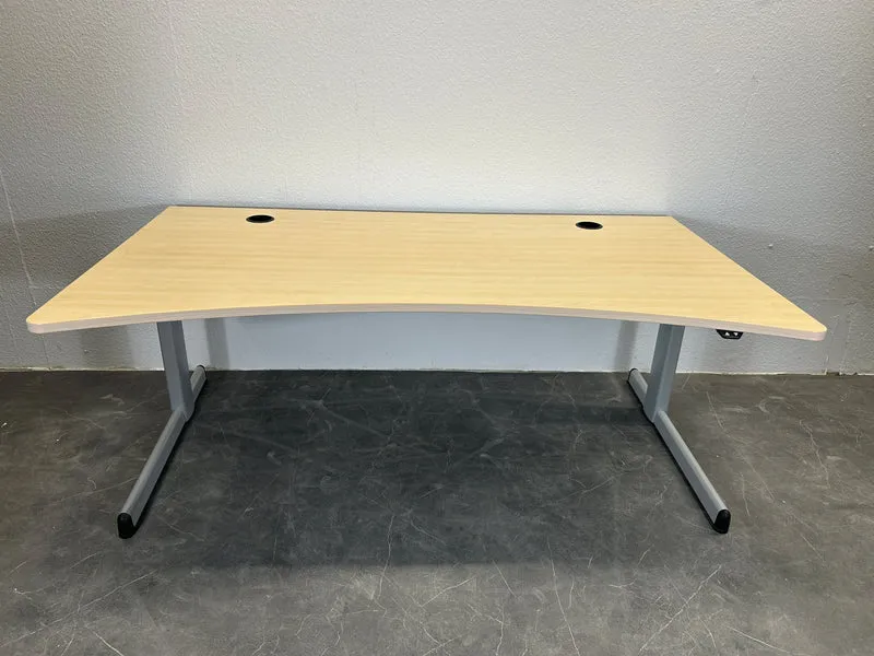 Steelcase elektrisch höhenverstellbarer Schreibtisch Cockpit Ahorn