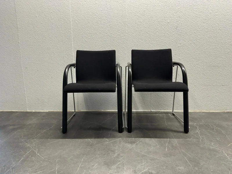 Thonet S320 Konferenzstuhl Schwarz