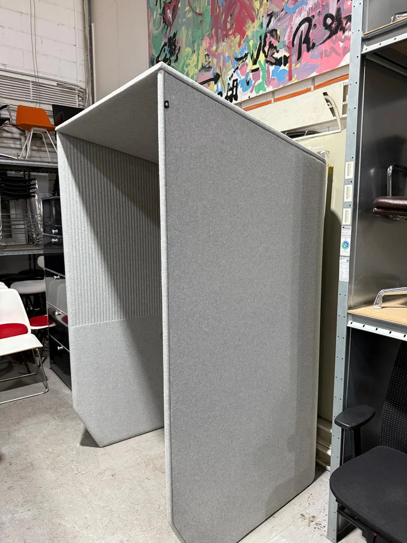BuzziSpace Akustik Workbooth Telefonbox mit Tisch Buche