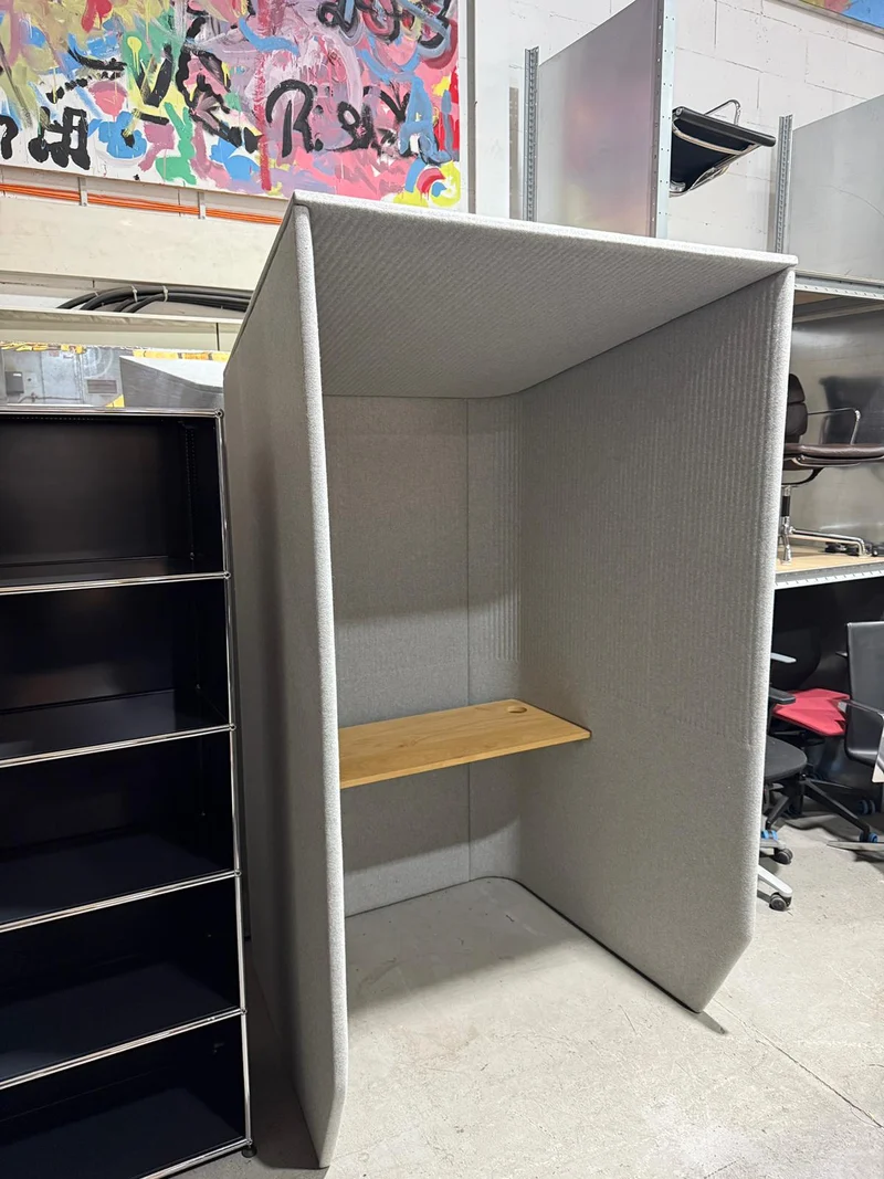 BuzziSpace Akustik Workbooth Telefonbox mit Tisch Buche