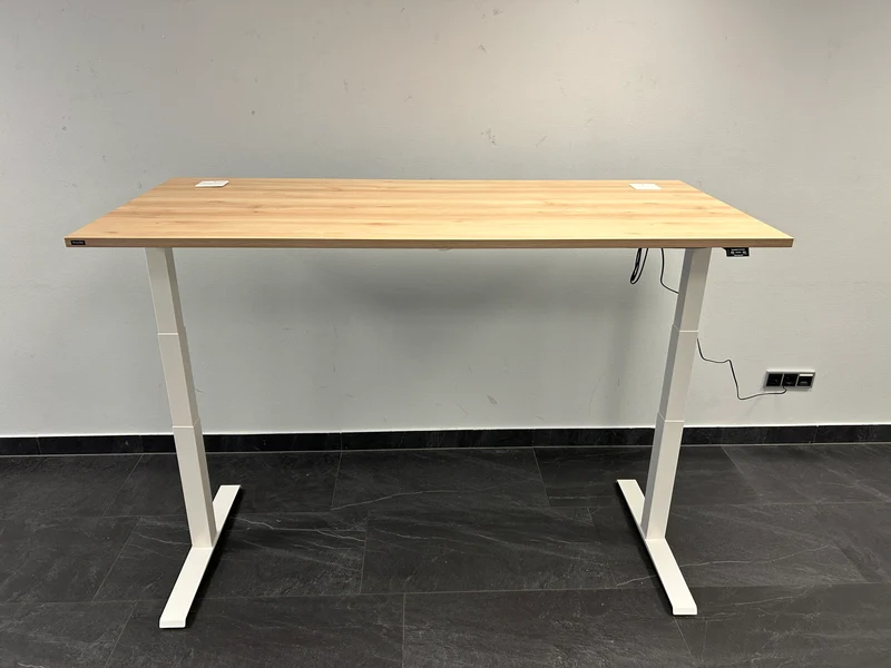 NowyStyl Elektrisch höhenverstellbarer Tisch Esche