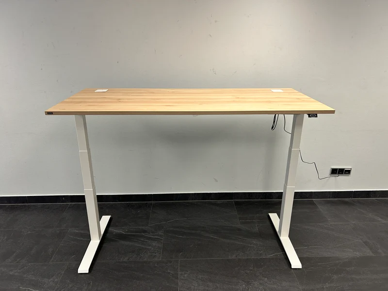 NowyStyl Elektrisch höhenverstellbarer Tisch Esche
