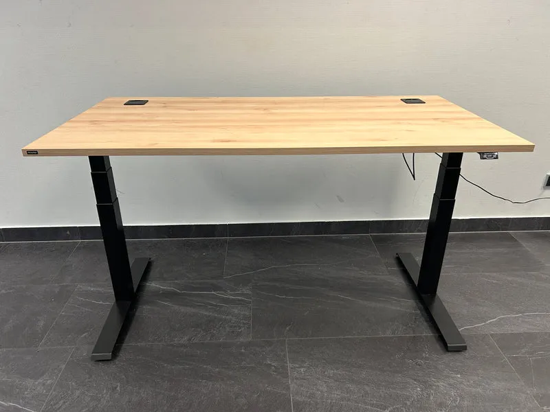 NowyStyl Elektrisch höhenverstellbarer Tisch Esche