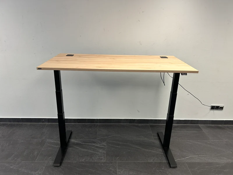 NowyStyl Elektrisch höhenverstellbarer Tisch Esche