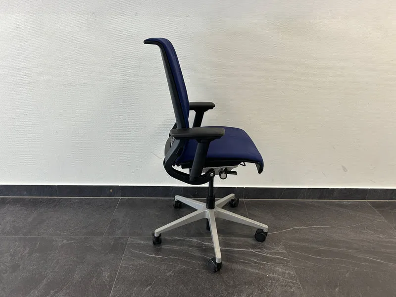 Steelcase Think Bürodrehstuhl Blau