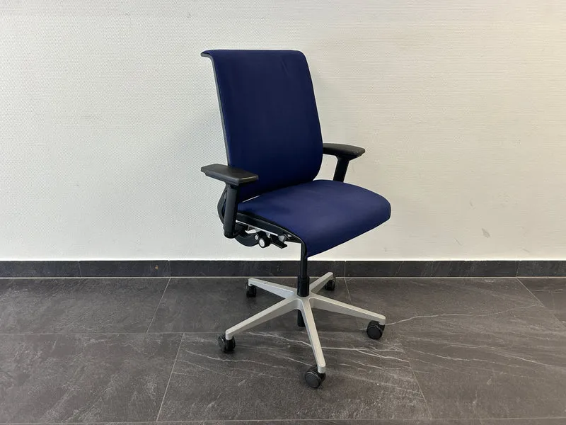 Steelcase Think Bürodrehstuhl Blau