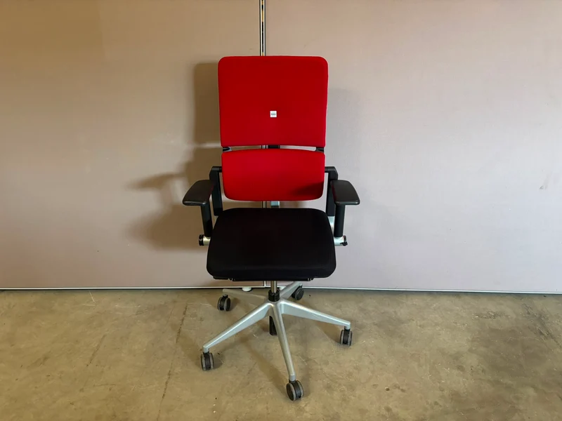 Steelcase Please V2 Bürodrehstuhl Rot / Schwarz