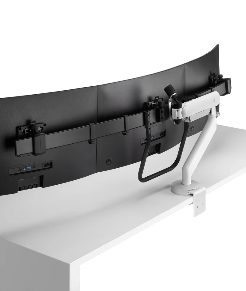Flo X – Großformatiger Triple Monitorarm