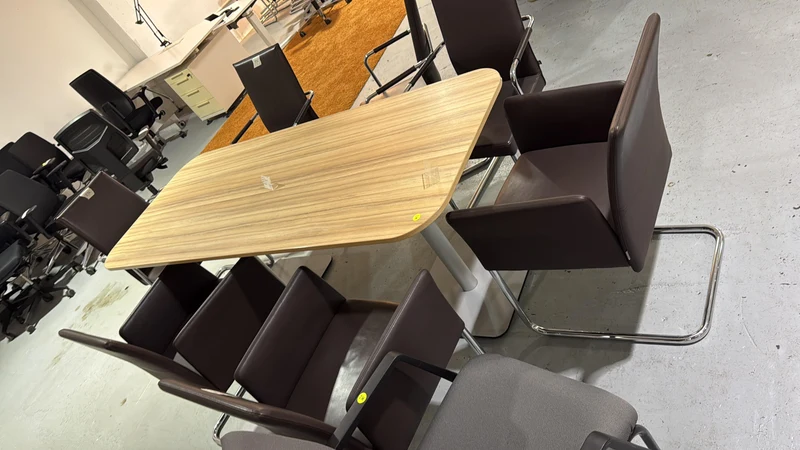 Konferenztisch Holz