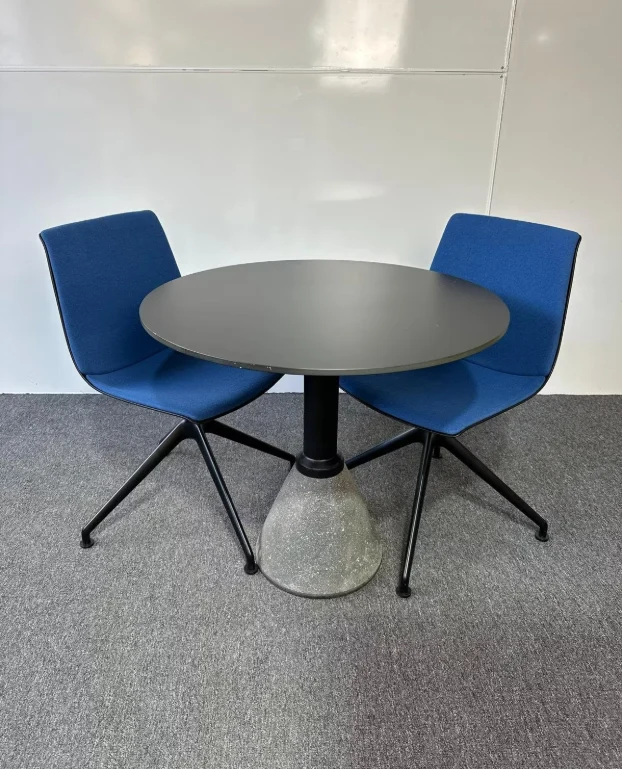 Interstuhl SU143 Konferenzstuhl Blau