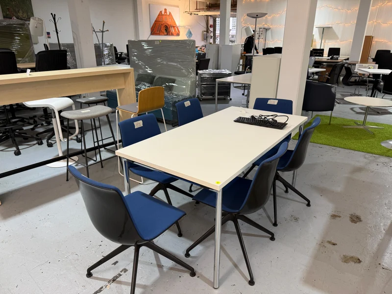 Interstuhl SU143 Konferenzstuhl Blau