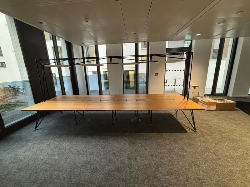 System 180 XXL Konferenztisch Buche mit Beleuchtung