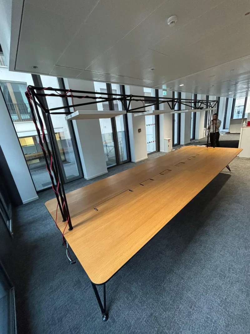 System 180 XXL Konferenztisch Buche mit Beleuchtung