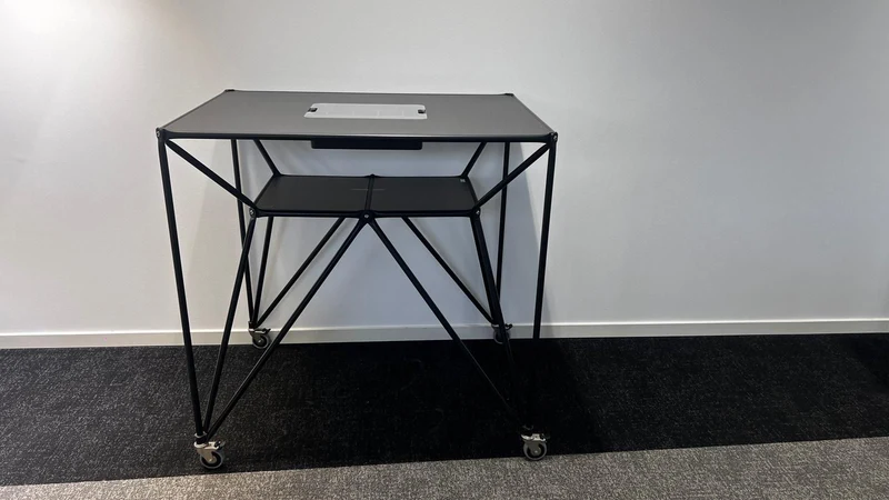 System 180 Design Thinking Line T4 S Stehtisch Schwarz